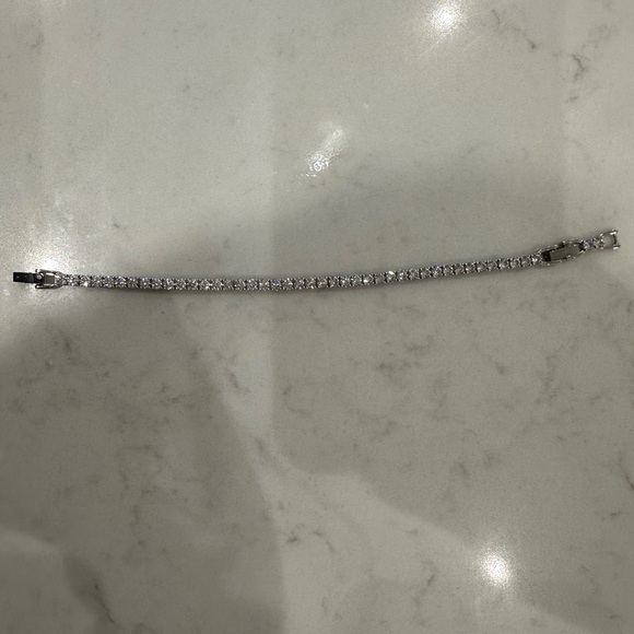 Swarovski Matrix Tennis Bracelet - Picture 2 of 4